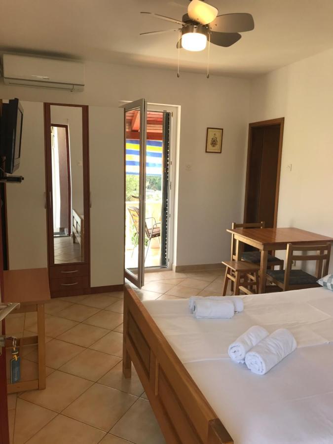 Apartamento Bava Ugljan Exterior foto